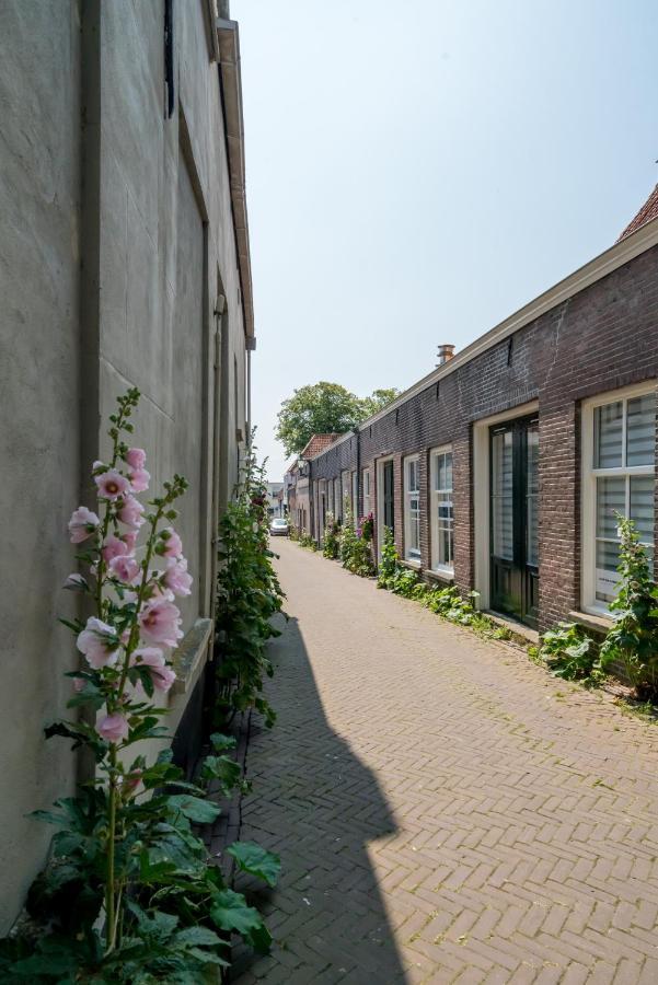 Slapen Bij Van-V Zierikzee Exterior photo